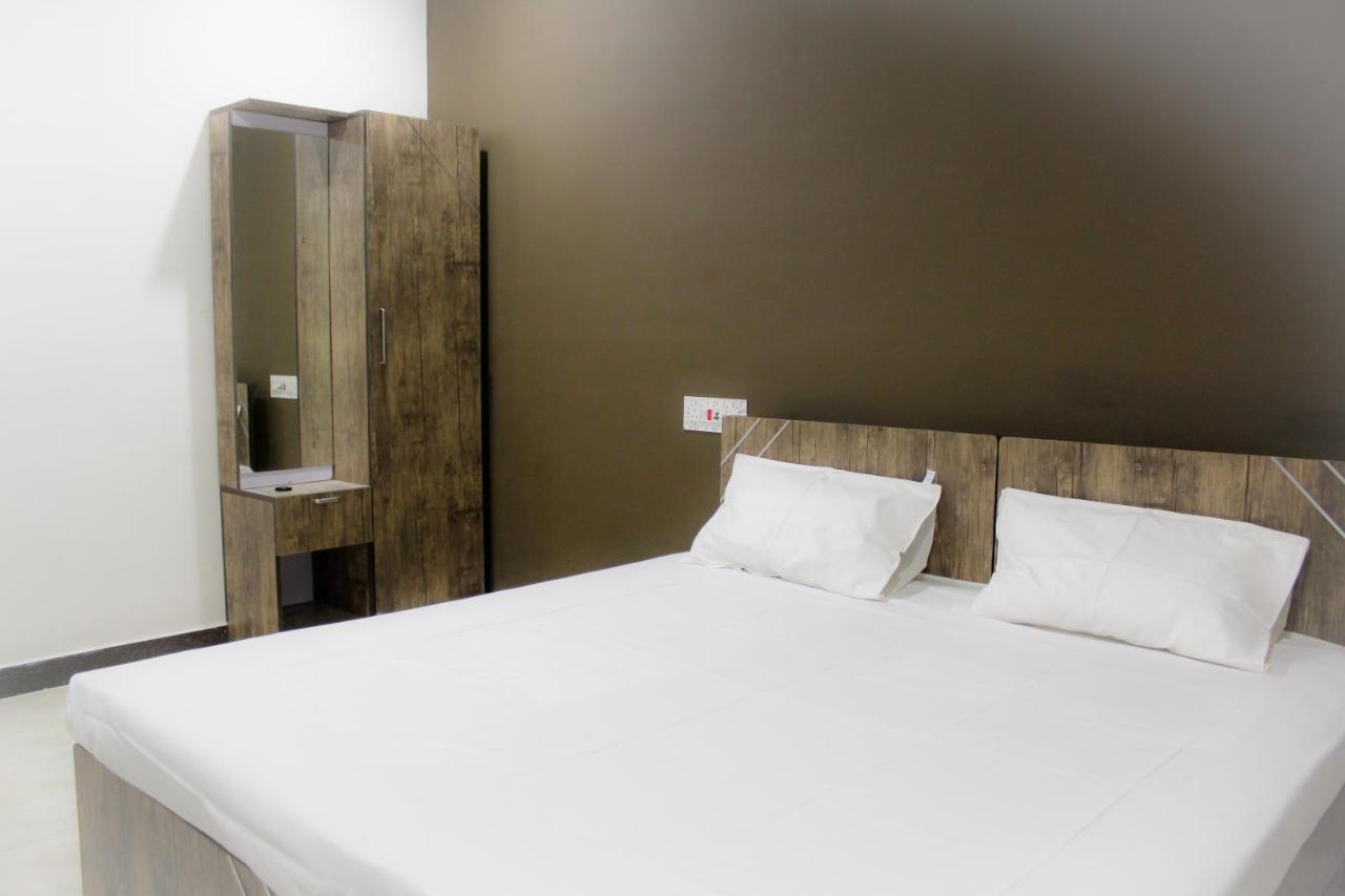 San Beach Residency Karaikal Kültér fotó